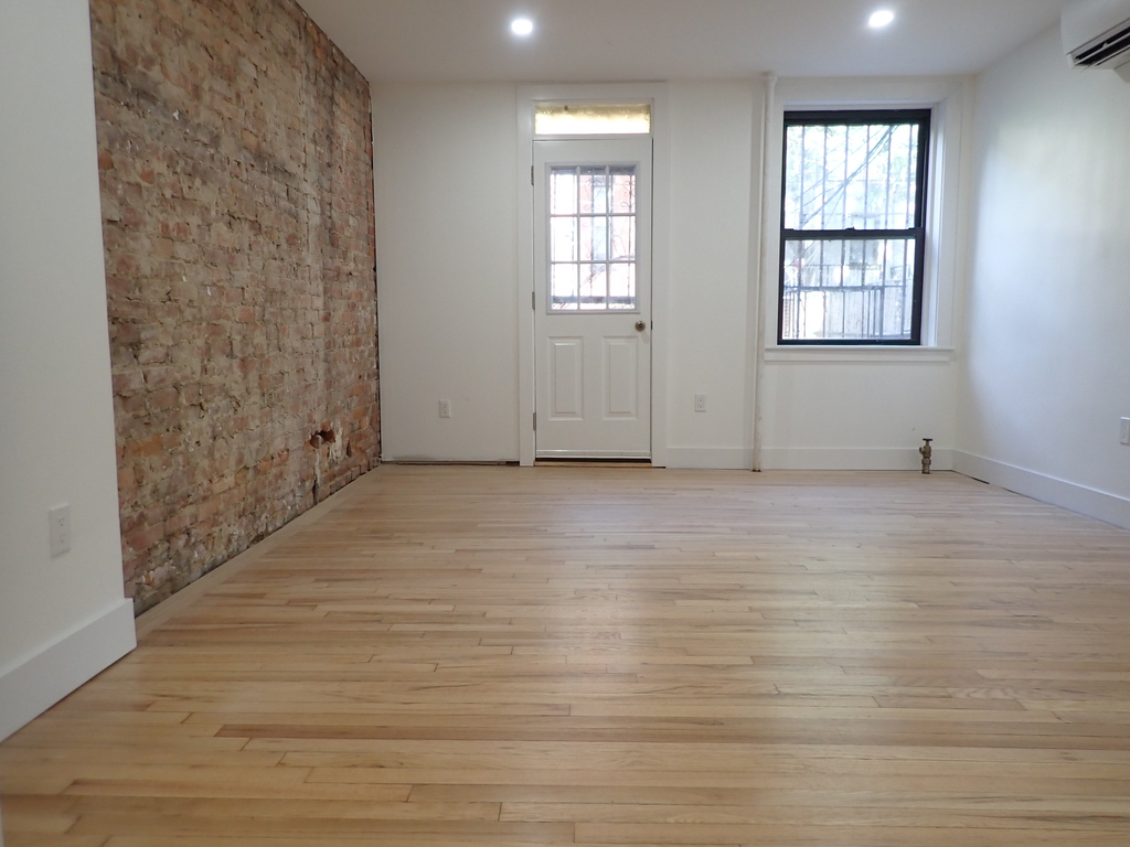 250 Carlton Avenue - Photo 0