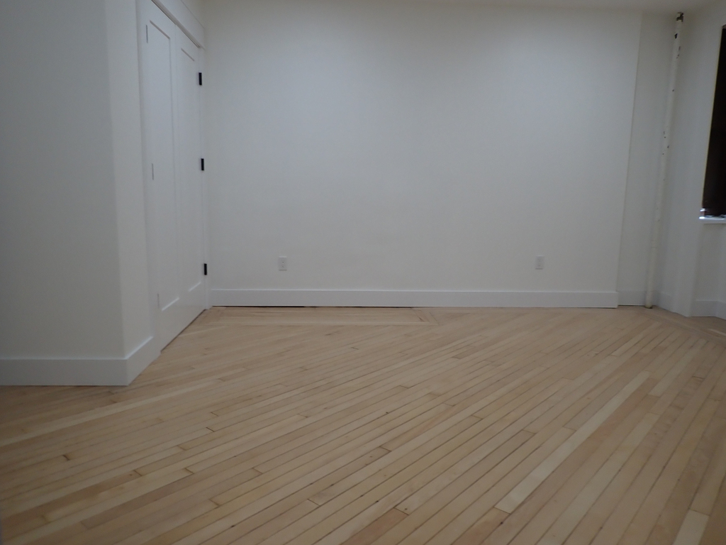 250 Carlton Avenue - Photo 8