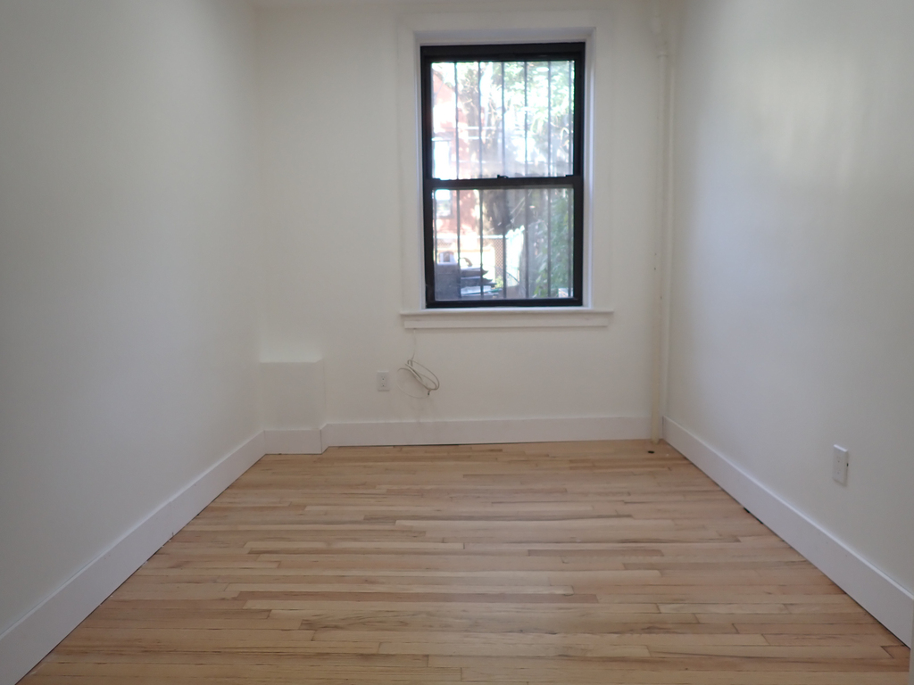 250 Carlton Avenue - Photo 9
