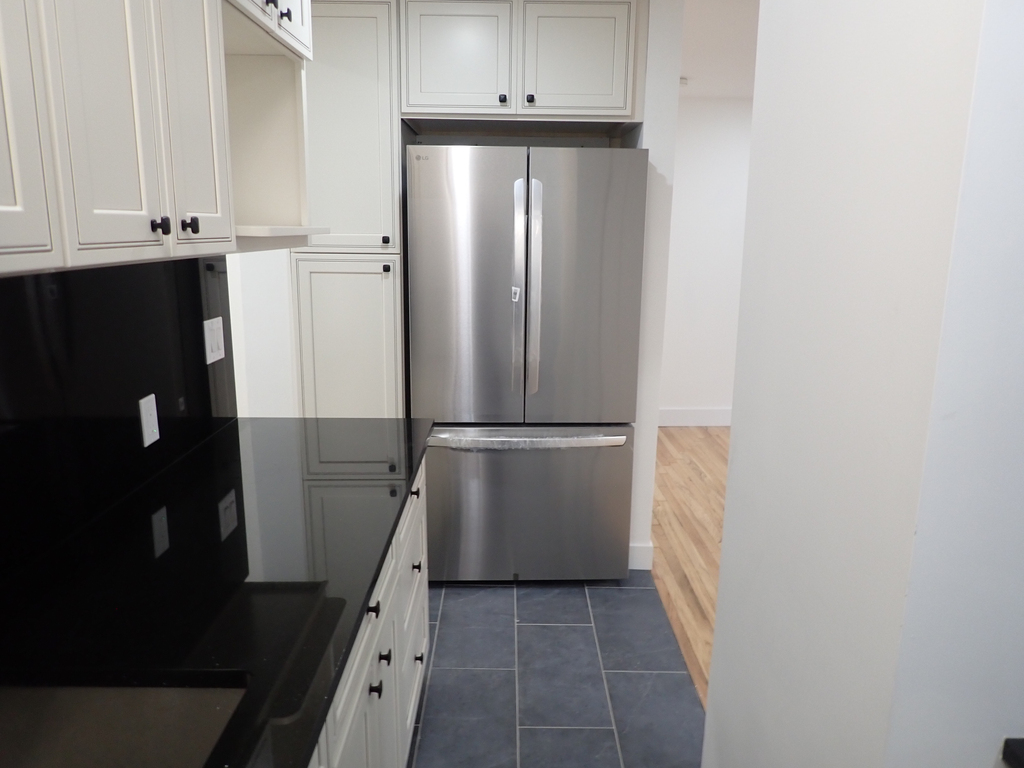 250 Carlton Avenue - Photo 4