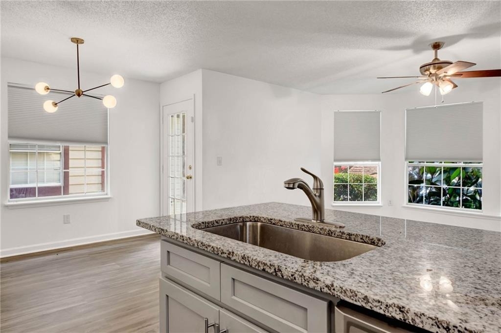 1004 Sandy Lane Drive - Photo 10