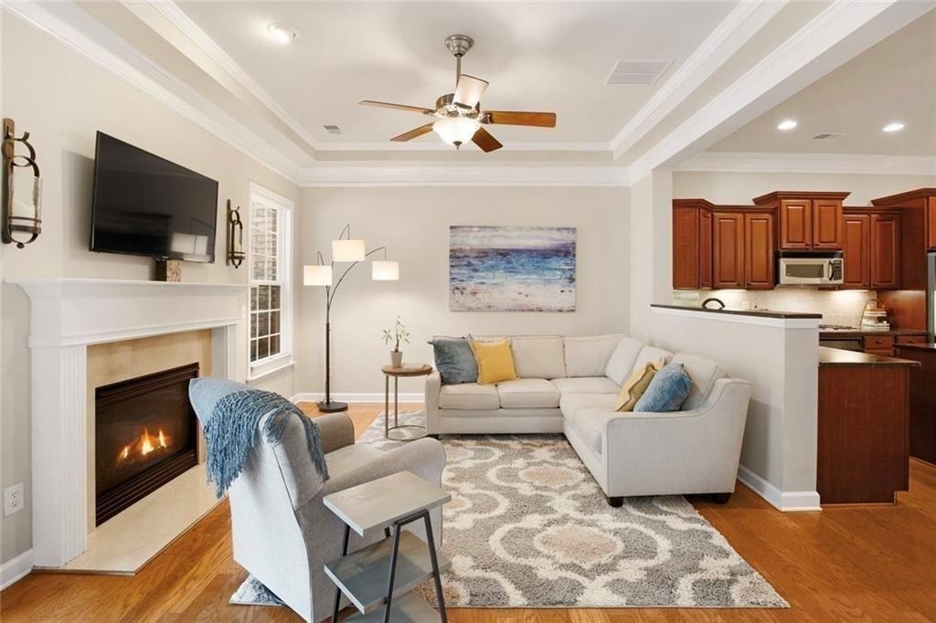 1404 Lexington Dr - Photo 4