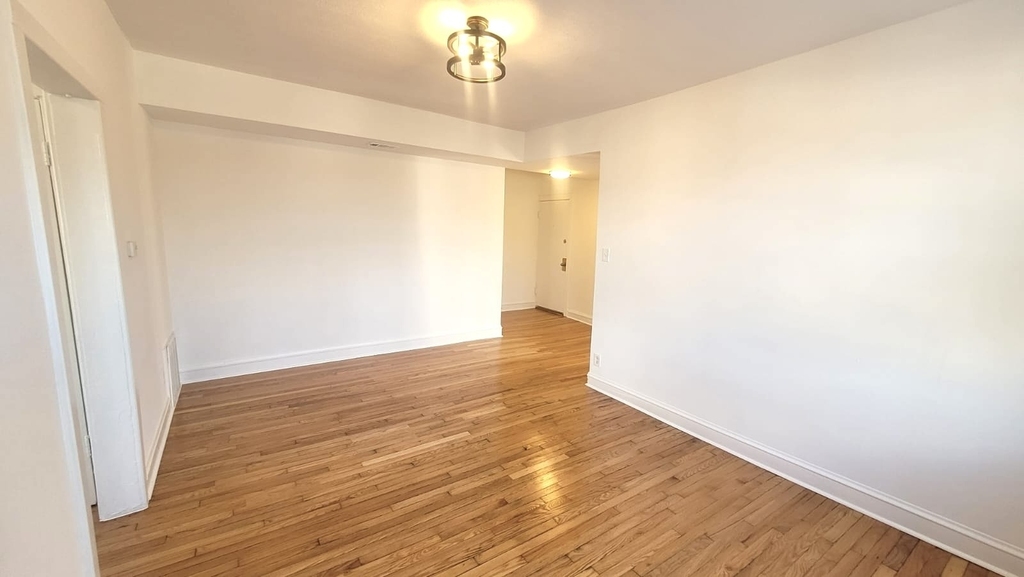1107 N Avers Avenue - Photo 2