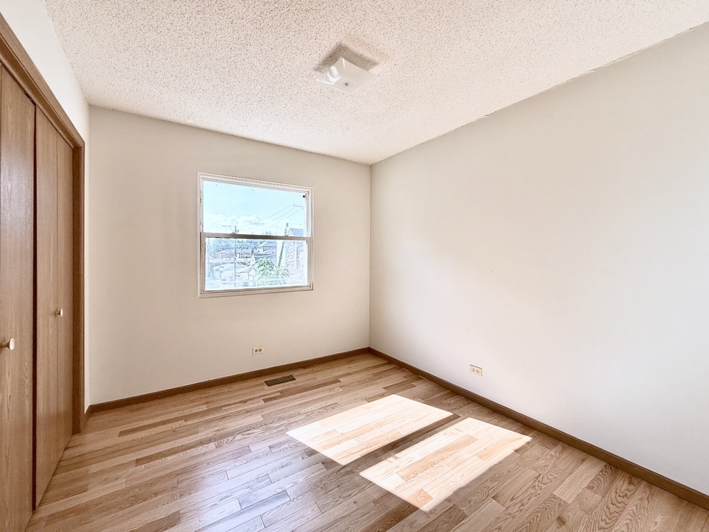 222 W 26th Street - Photo 9
