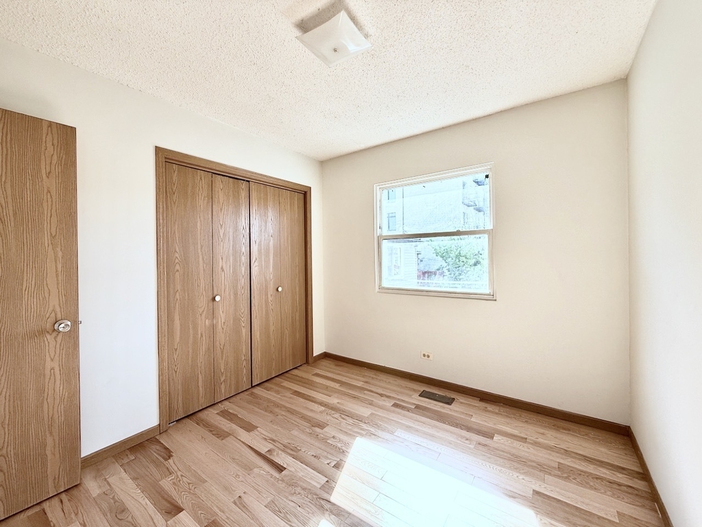 222 W 26th Street - Photo 10