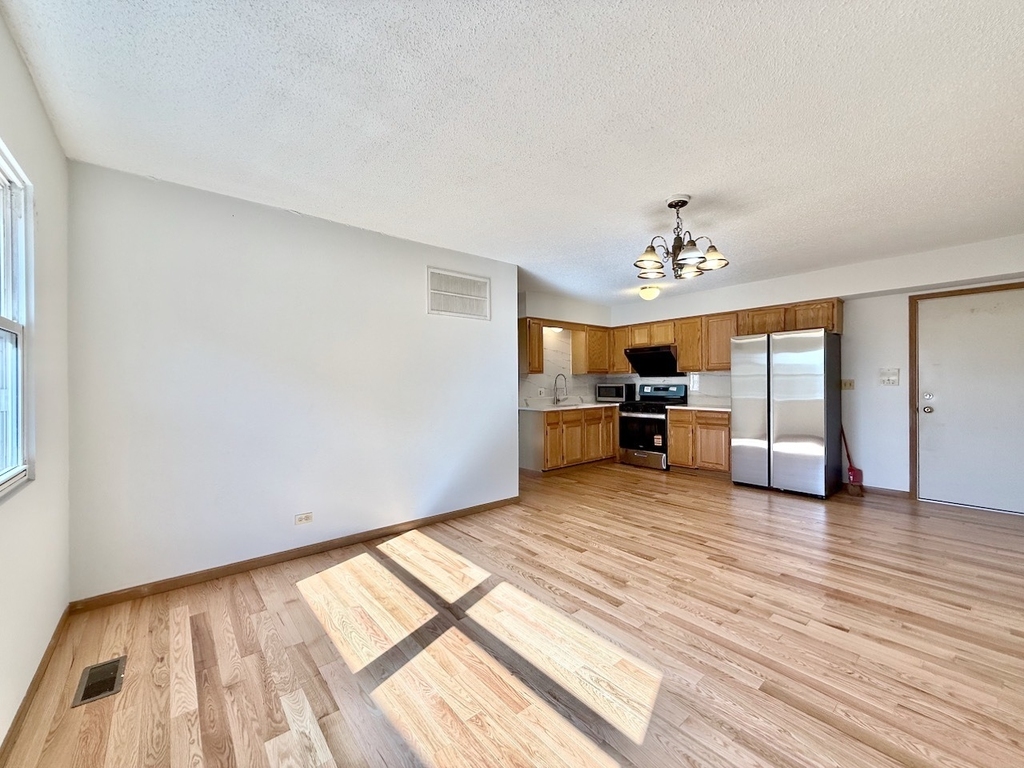 222 W 26th Street - Photo 6
