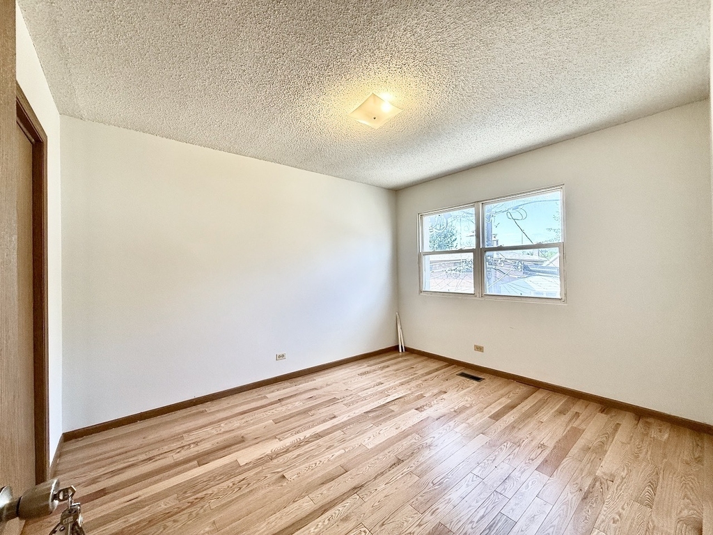 222 W 26th Street - Photo 12