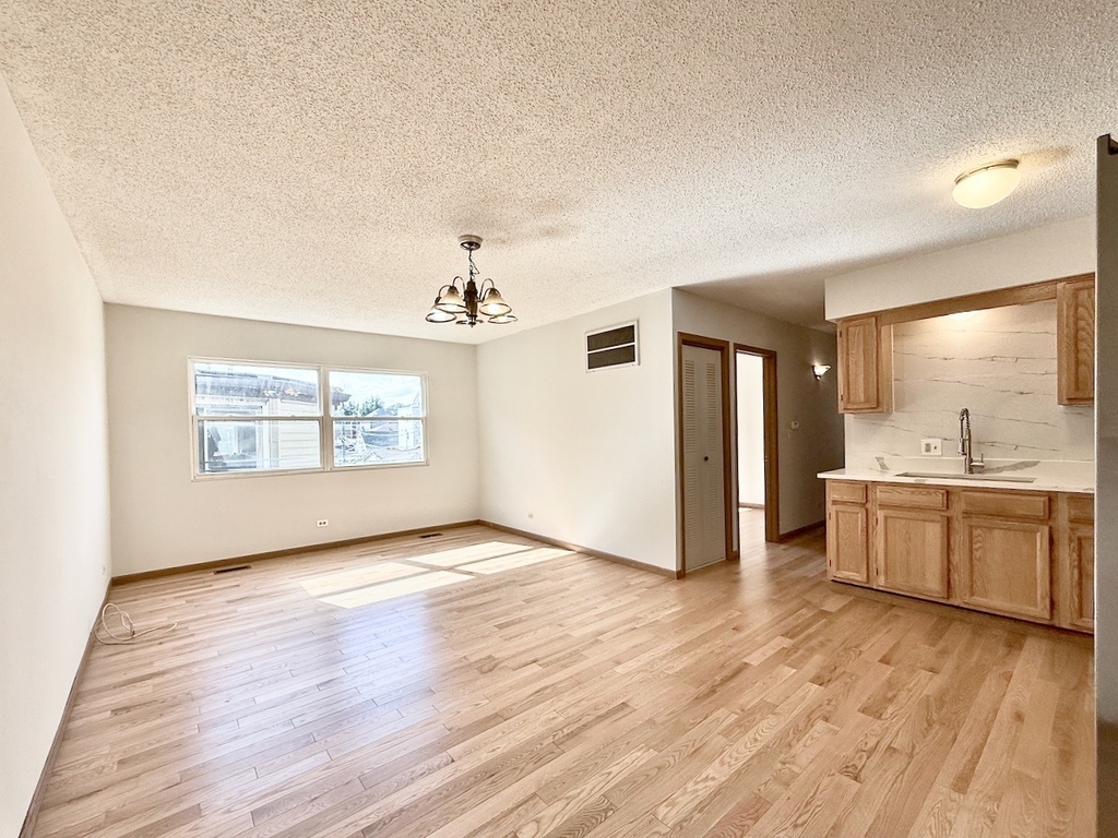 222 W 26th Street - Photo 5