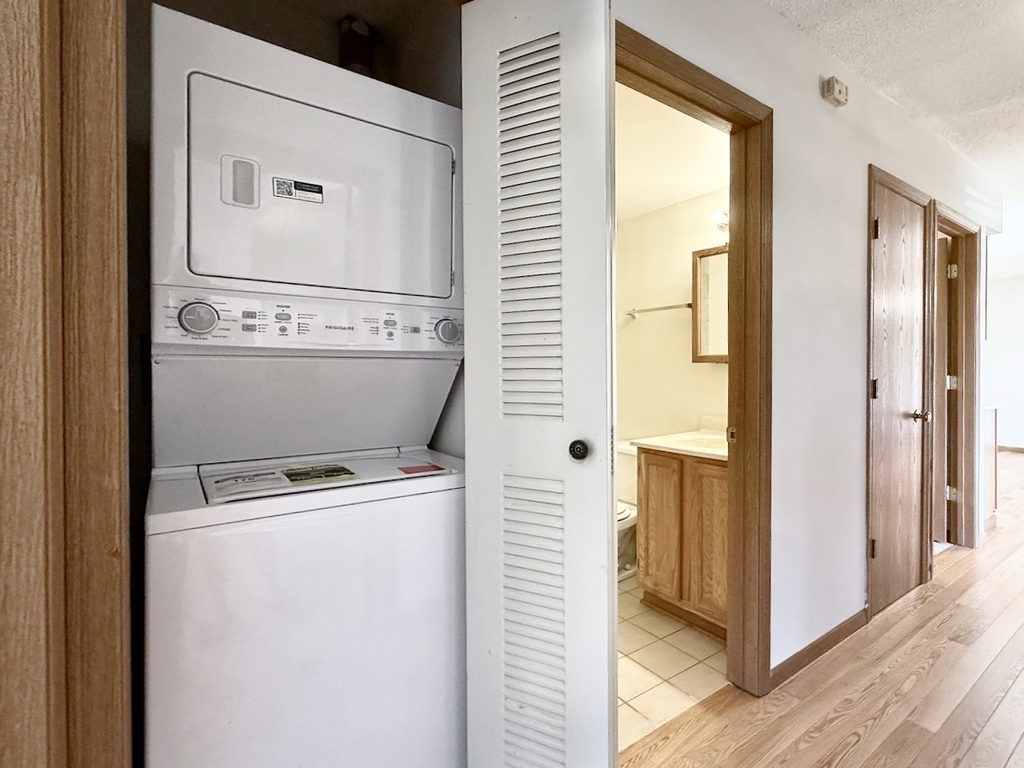 222 W 26th Street - Photo 17