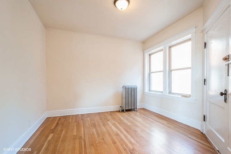 4248 N Lamon Avenue - Photo 2