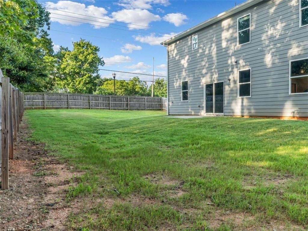 2054 Maplewood Way - Photo 32