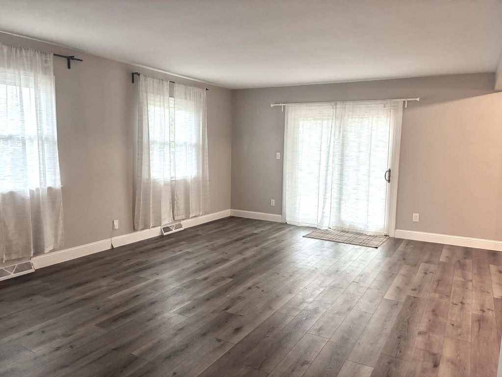 1810 Rebecca Drive - Photo 4
