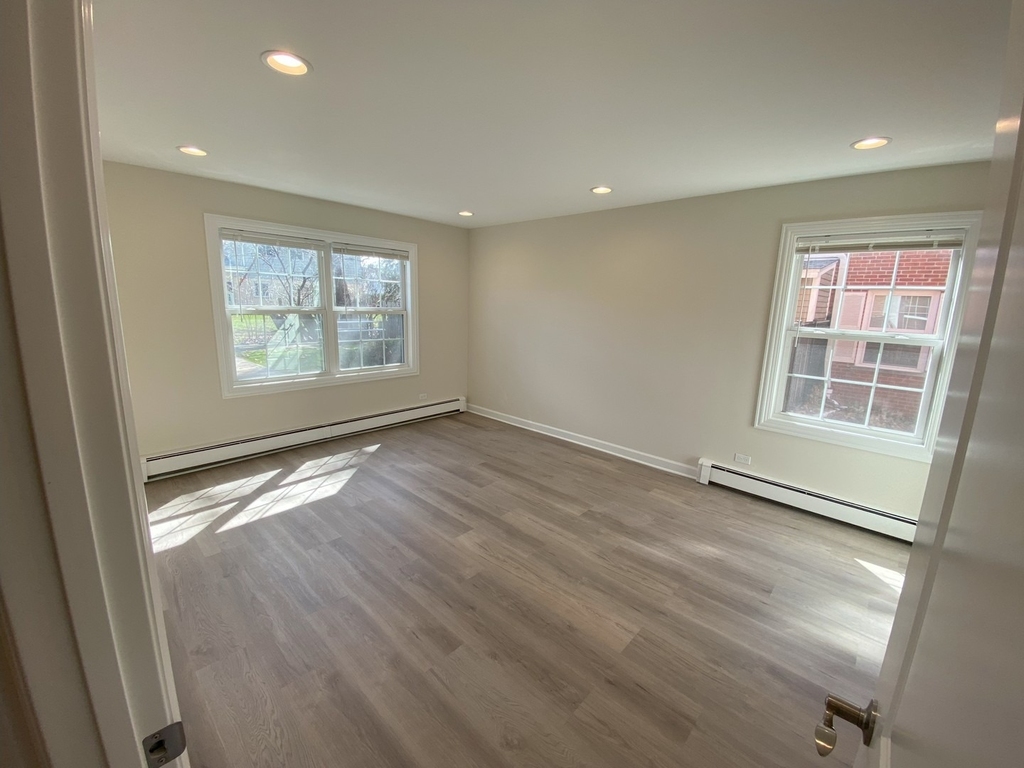 785 Pershing Avenue - Photo 4