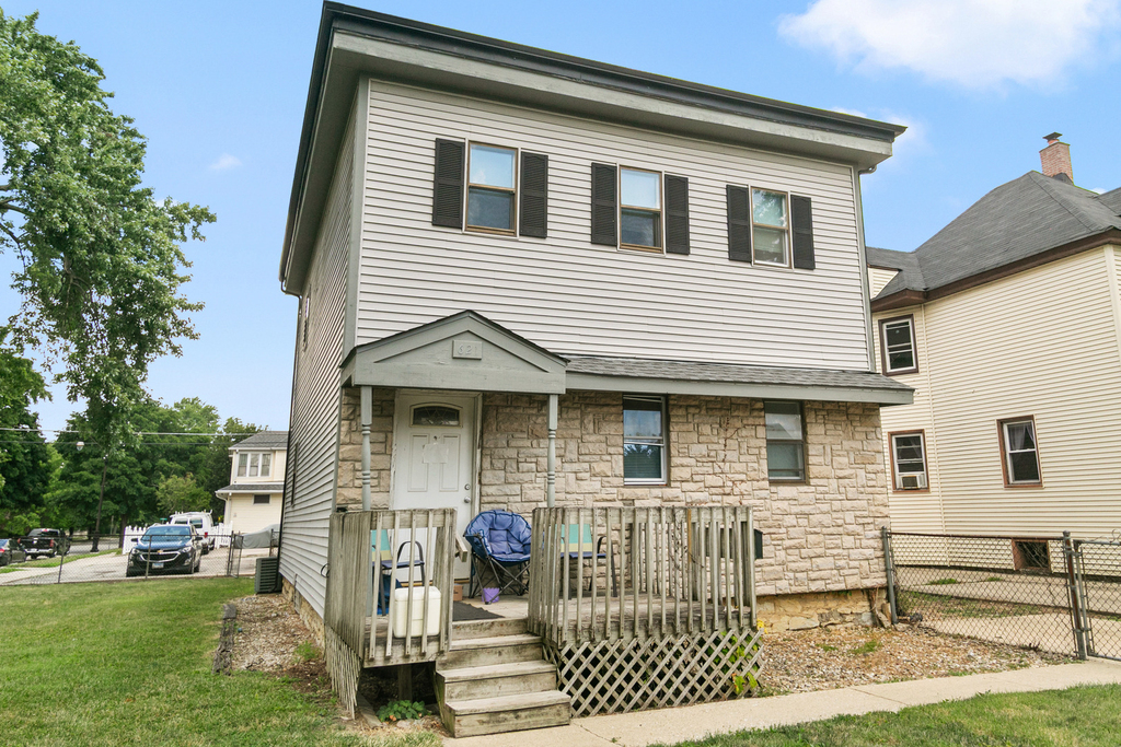 621 Oneida Street - Photo 0