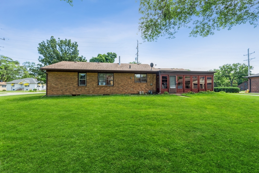 319 N Lord Avenue - Photo 23