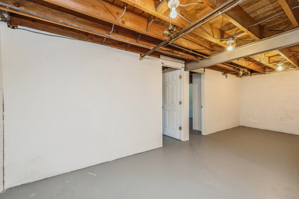 319 N Lord Avenue - Photo 18