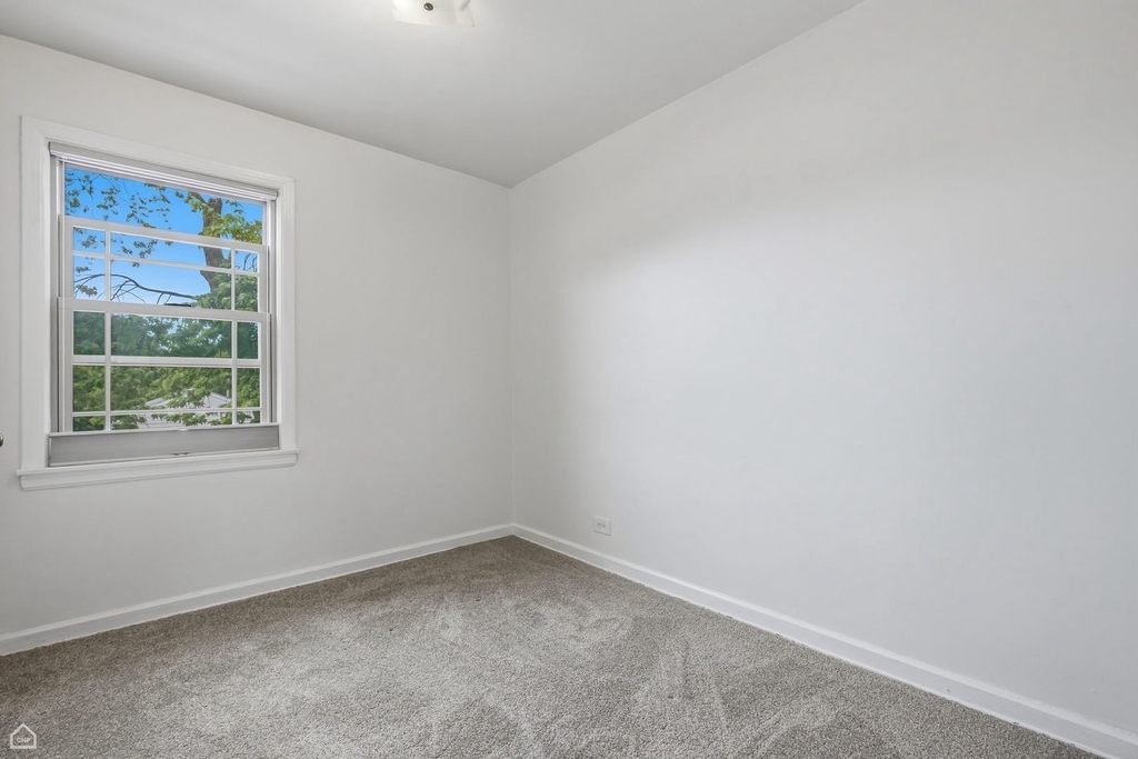 6558 N Troy Street - Photo 8
