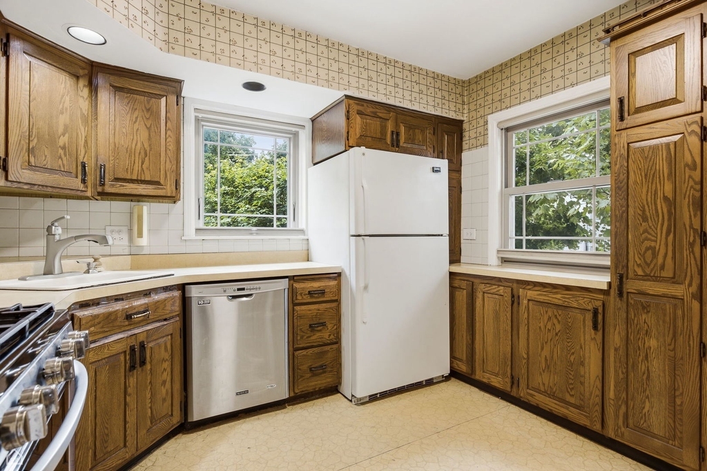 6558 N Troy Street - Photo 4
