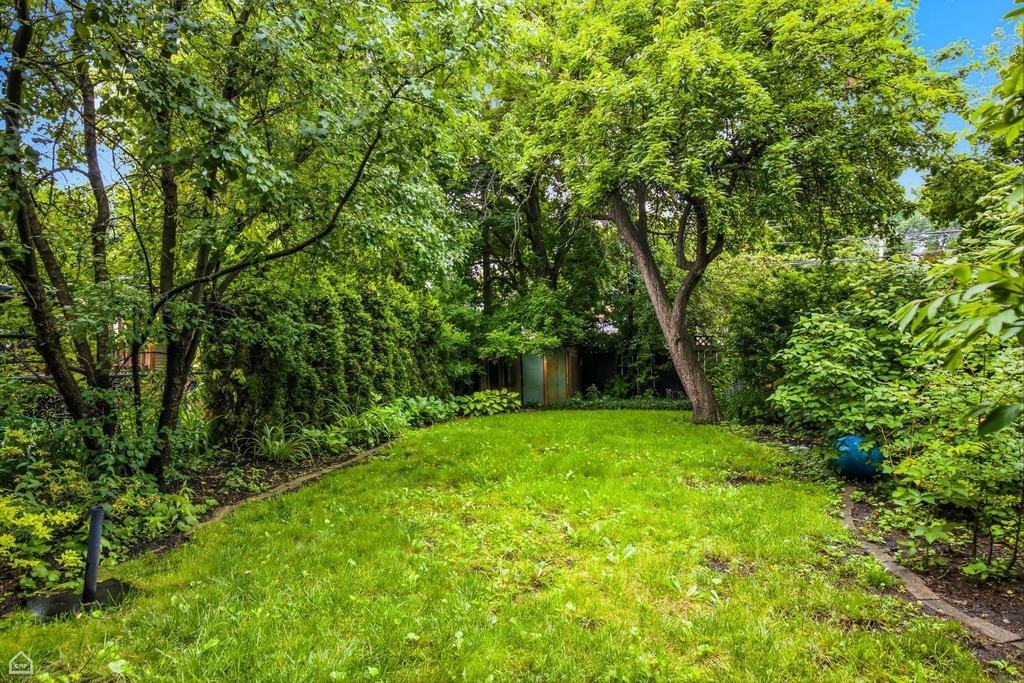 6558 N Troy Street - Photo 11