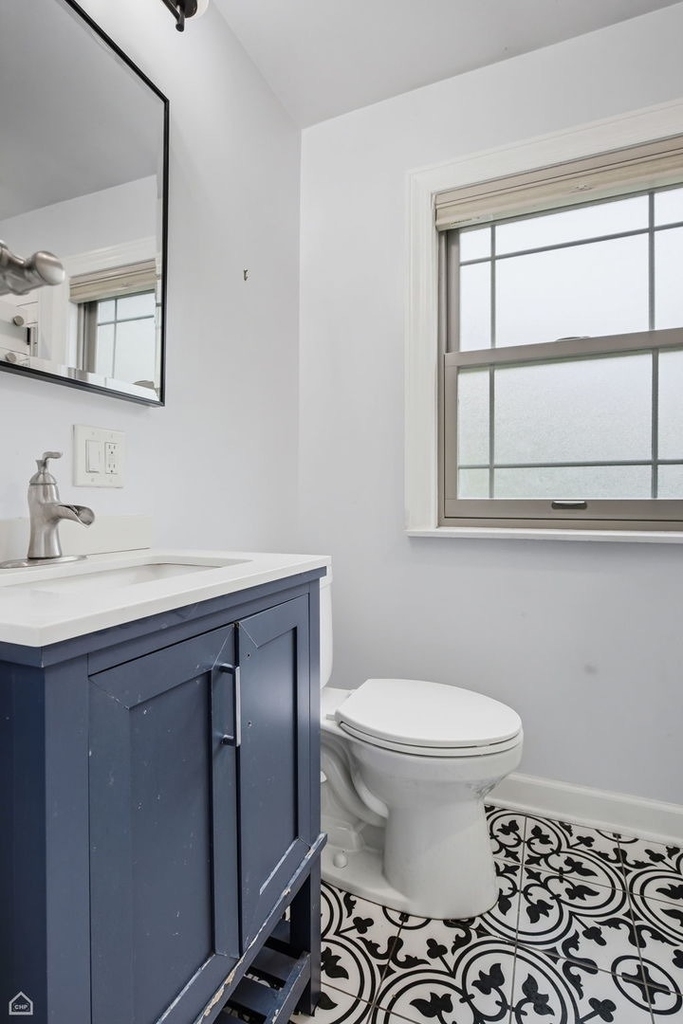 6558 N Troy Street - Photo 9