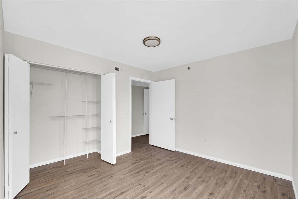 1806 S Cottage Grove Avenue - Photo 6