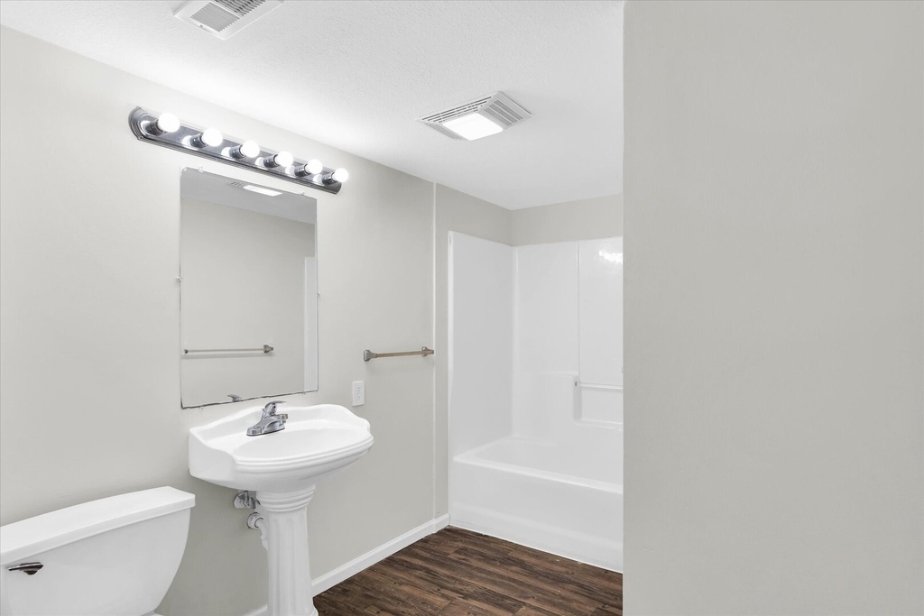 1806 S Cottage Grove Avenue - Photo 8