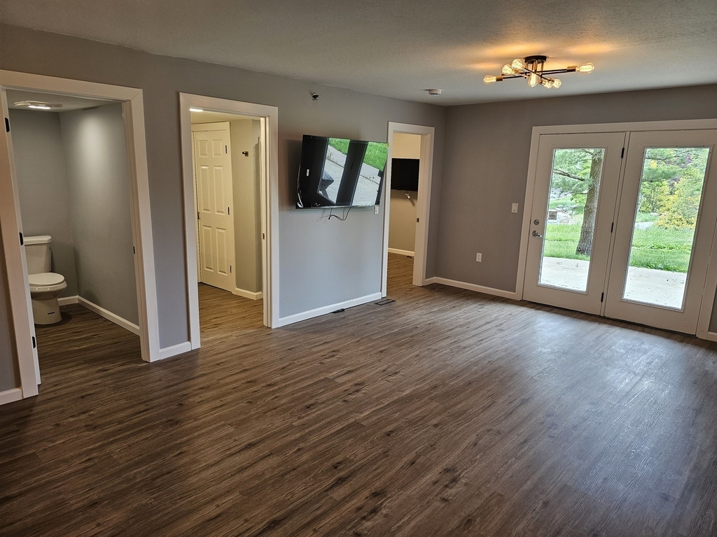 1806 S Cottage Grove Avenue - Photo 3