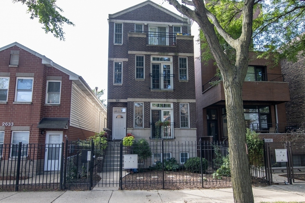 2635 W Cortez Street - Photo 0