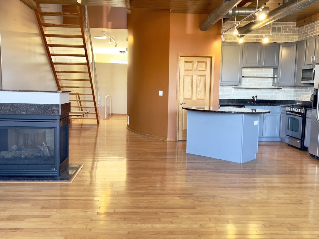 1675 Town Center Street - Photo 8
