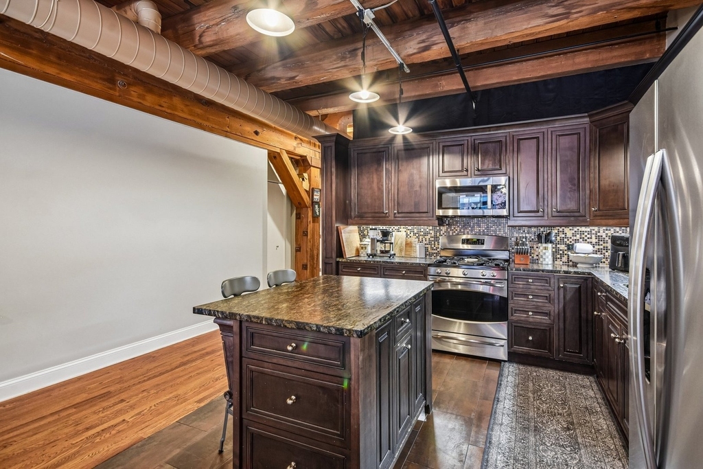 520 W Huron Street - Photo 7