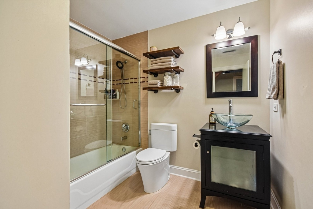 520 W Huron Street - Photo 12