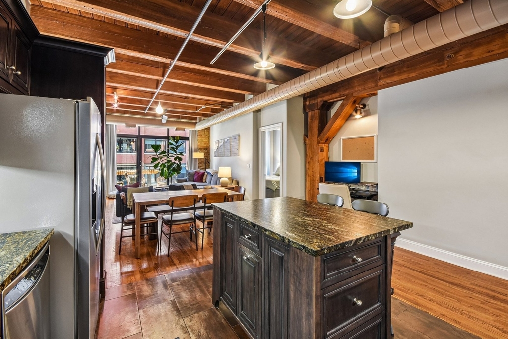 520 W Huron Street - Photo 10