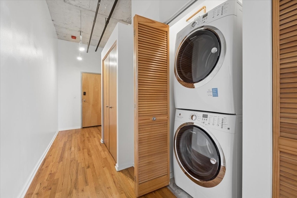 6 S Laflin Street - Photo 17