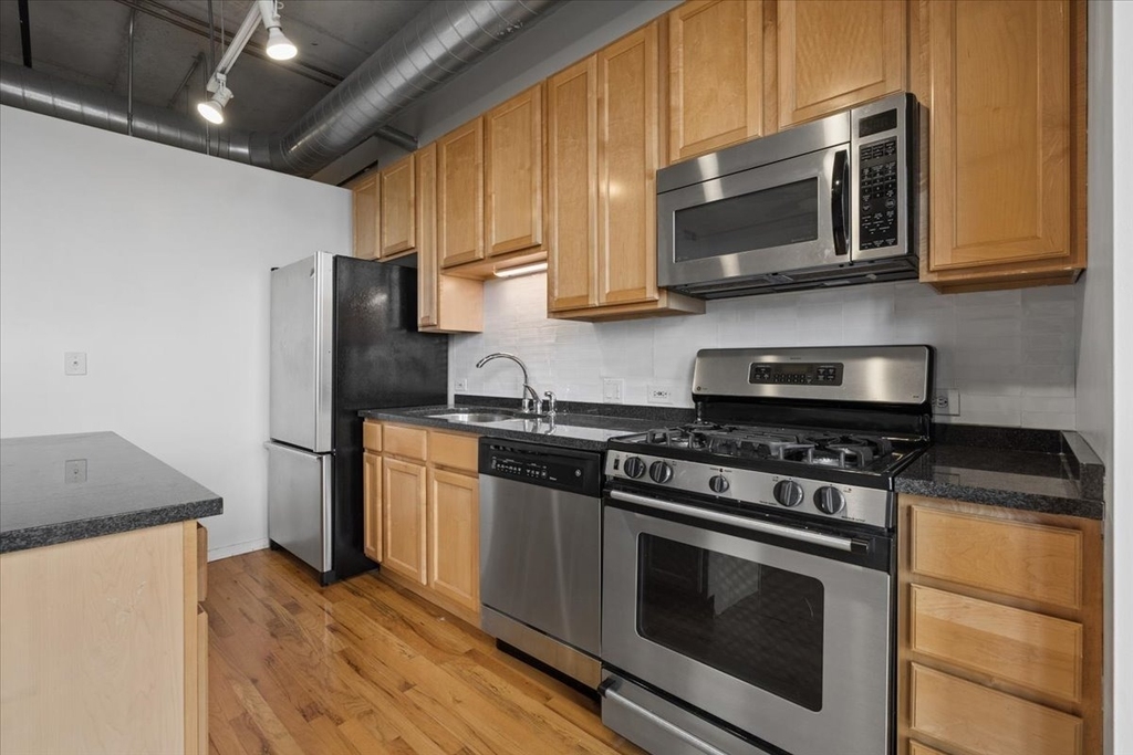 6 S Laflin Street - Photo 10
