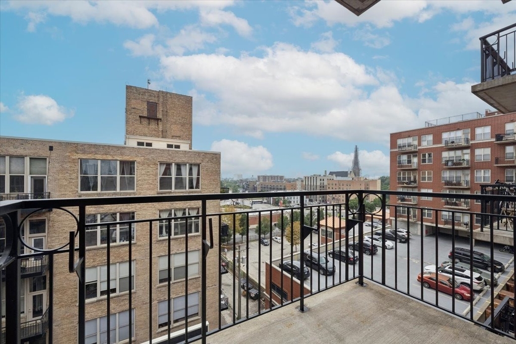6 S Laflin Street - Photo 11