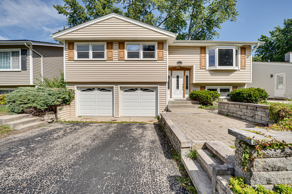 1015 Wilson Avenue - Photo 0