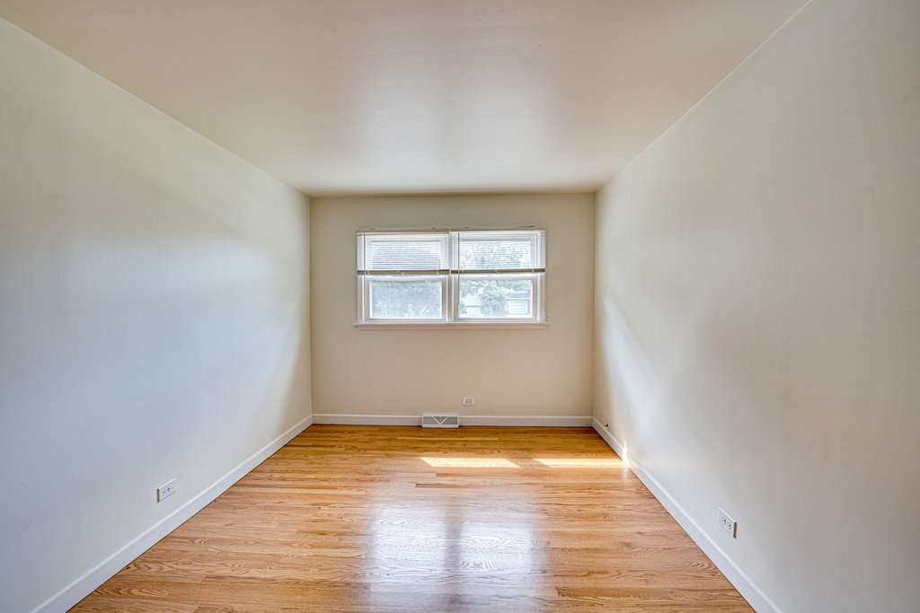 1015 Wilson Avenue - Photo 9