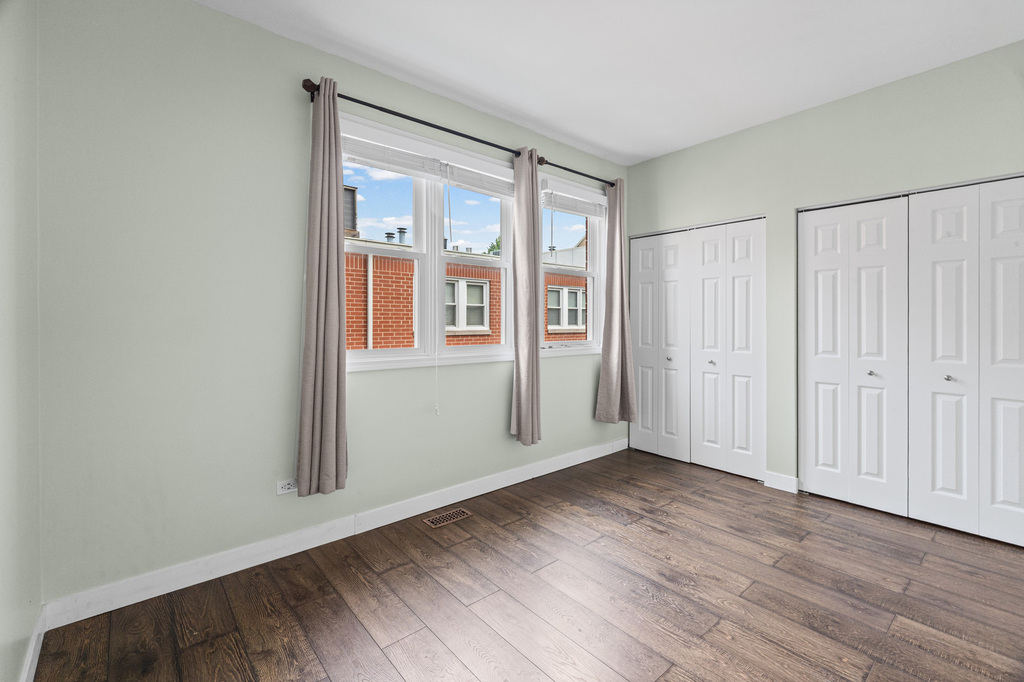 1835 W Oakdale Avenue - Photo 9