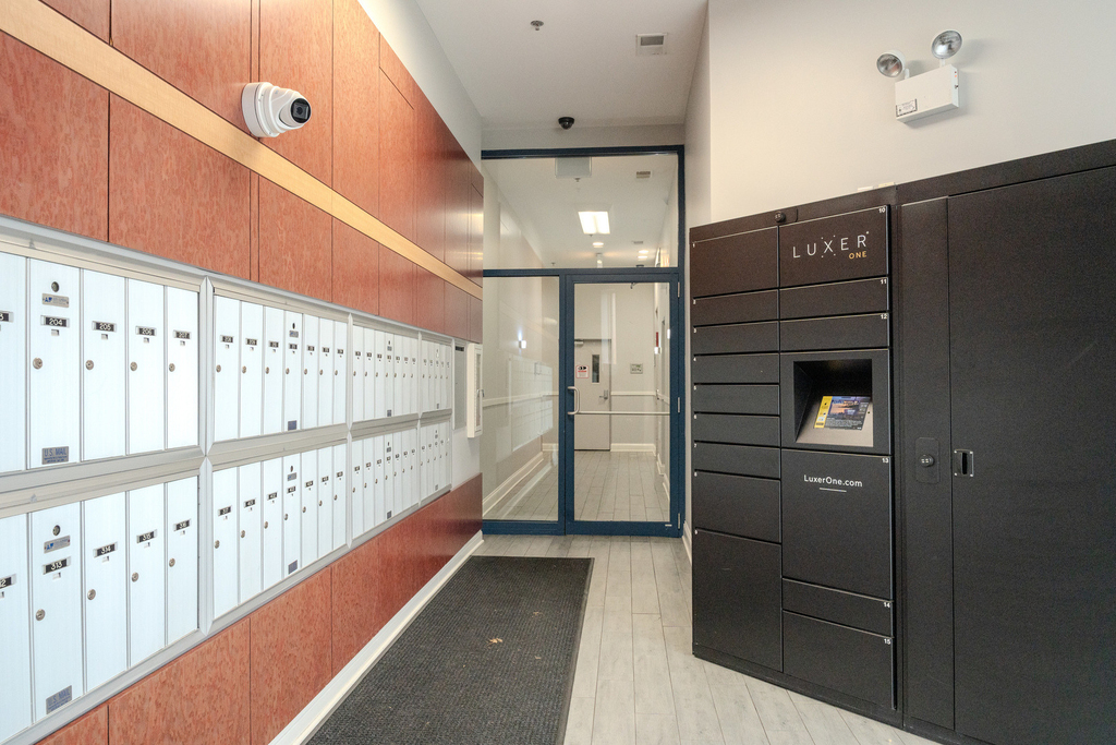 2915 N Clybourn Avenue - Photo 1