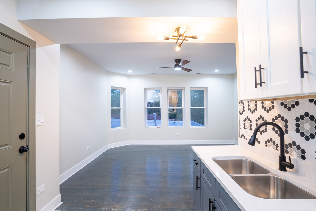 7948 S Evans Avenue - Photo 2