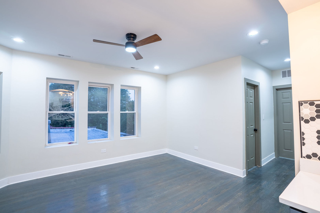 7948 S Evans Avenue - Photo 6