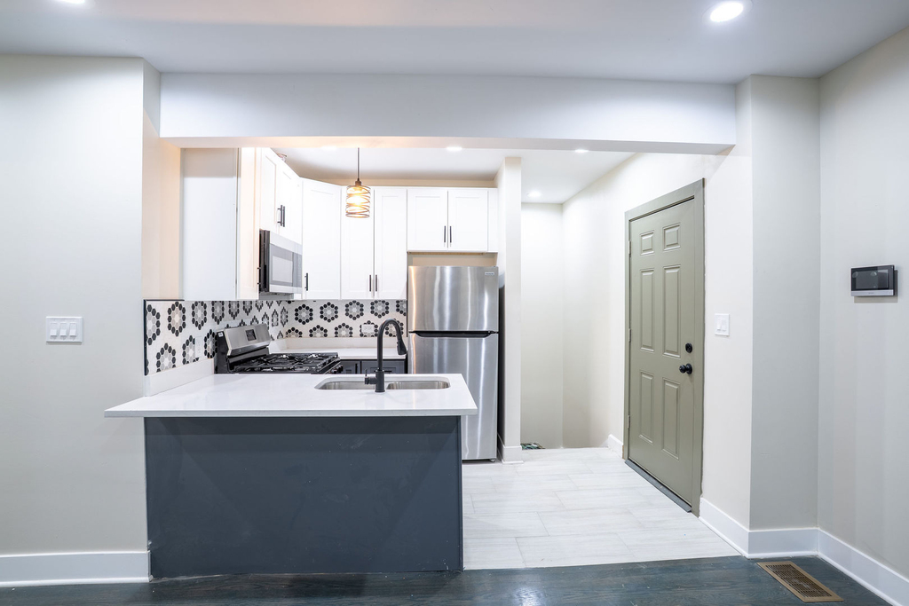 7948 S Evans Avenue - Photo 4