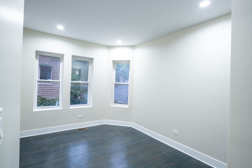 7948 S Evans Avenue - Photo 6