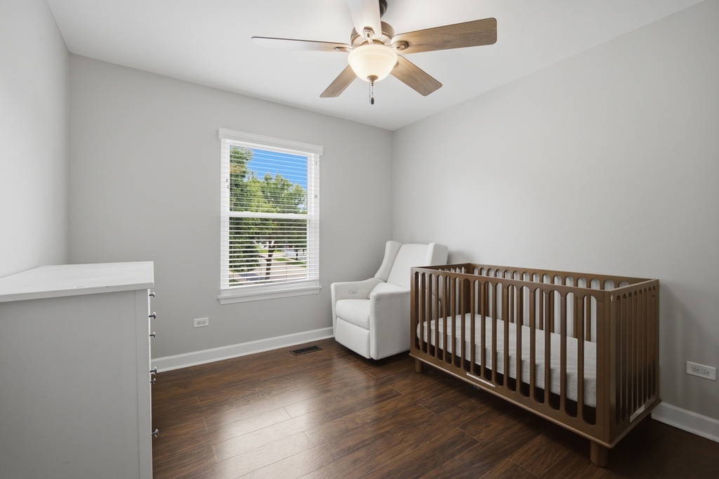 843 Newbury Court - Photo 12