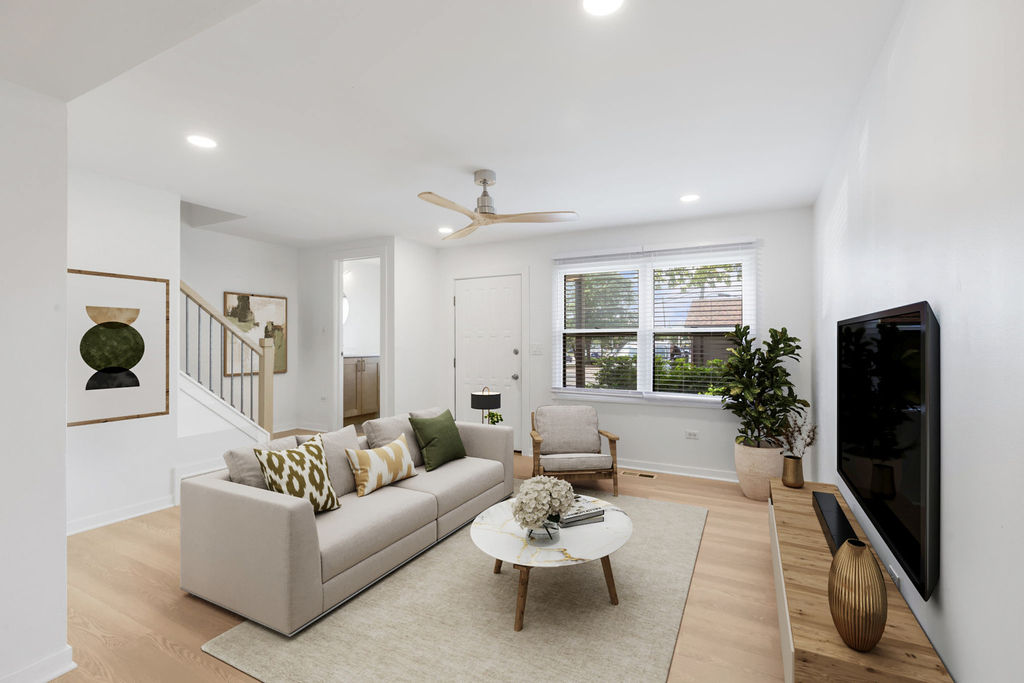 620 N Hough Street - Photo 9