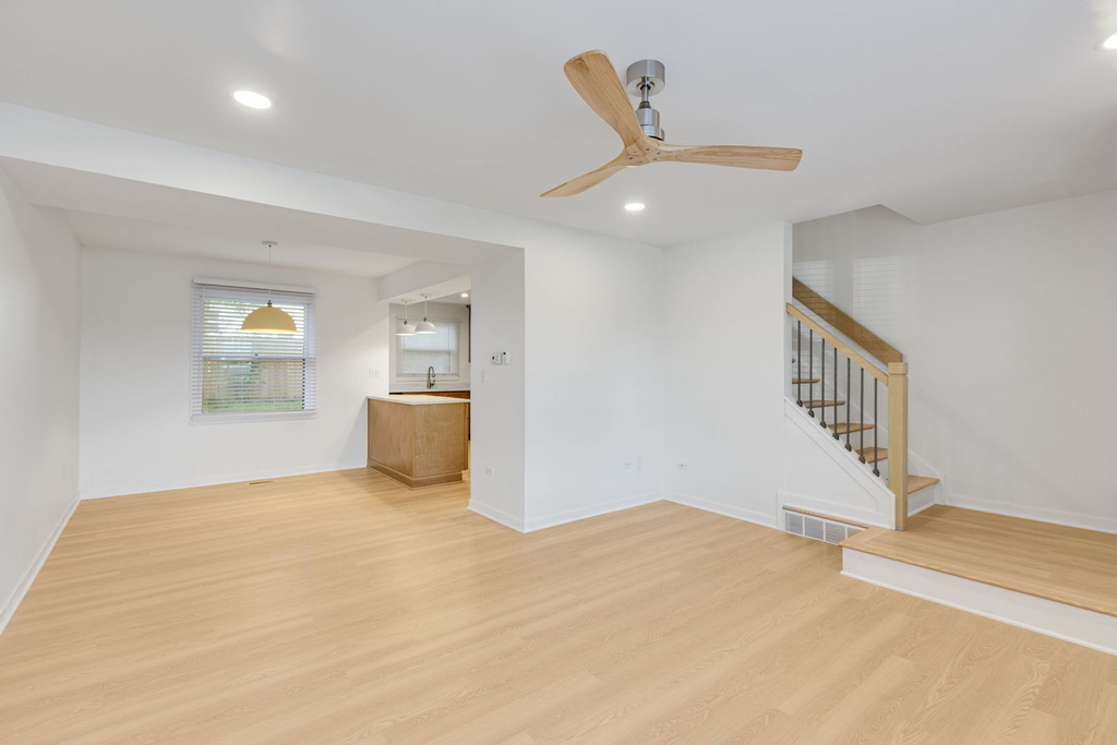 620 N Hough Street - Photo 2