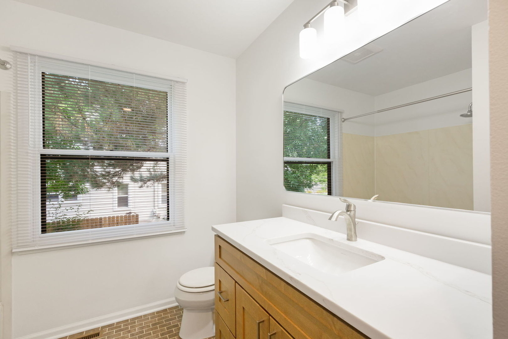 620 N Hough Street - Photo 13