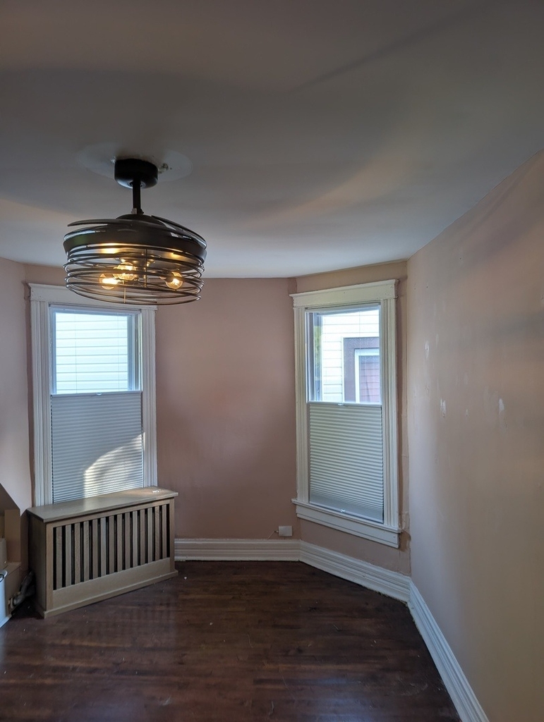 1918 N Lawndale Avenue - Photo 2