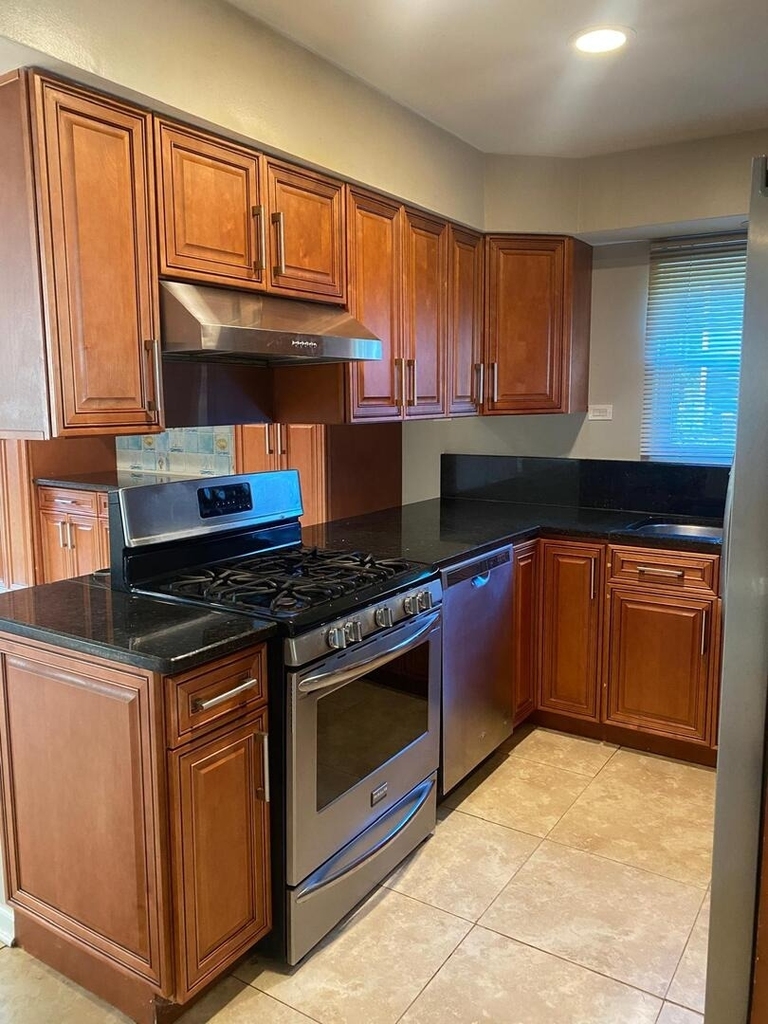 1102 Southbridge Lane - Photo 7