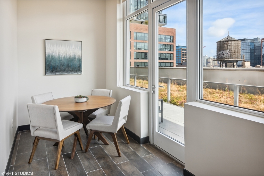 171 N Aberdeen Street - Photo 3